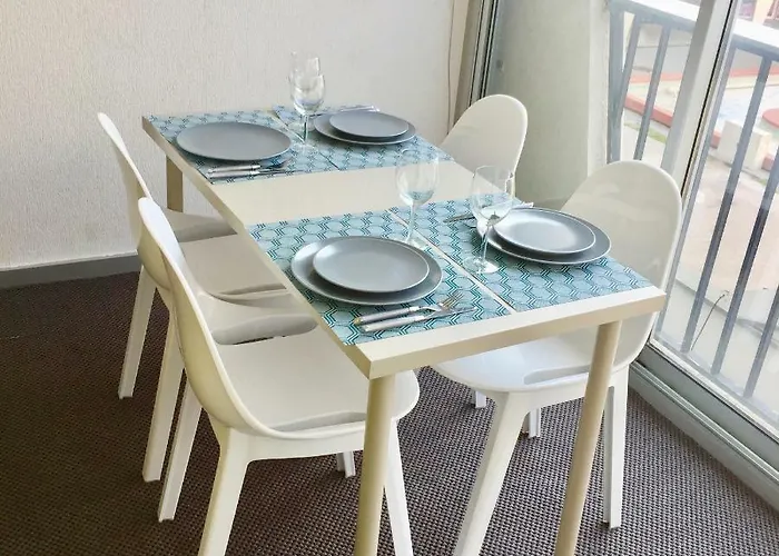 Sur Le Port * Λα Γκραντ-Μοτ